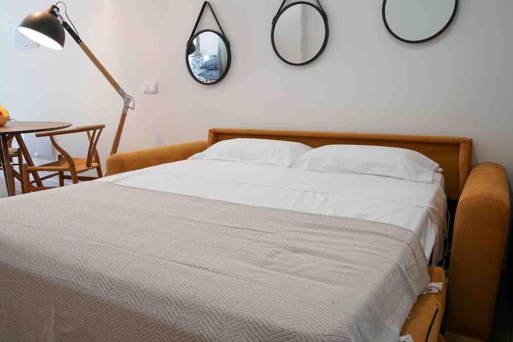 Studio Chic Avec Terrasse, Lumineux Et Calme 1 Valencia Exteriör bild