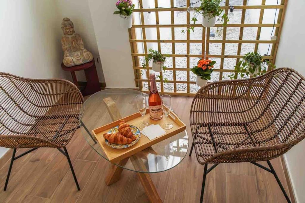 Studio Chic Avec Terrasse, Lumineux Et Calme 1 Valencia Exteriör bild