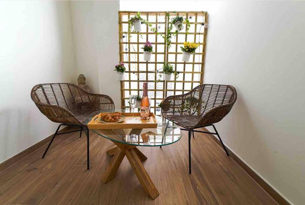 Studio Chic Avec Terrasse, Lumineux Et Calme 1 Valencia Exteriör bild