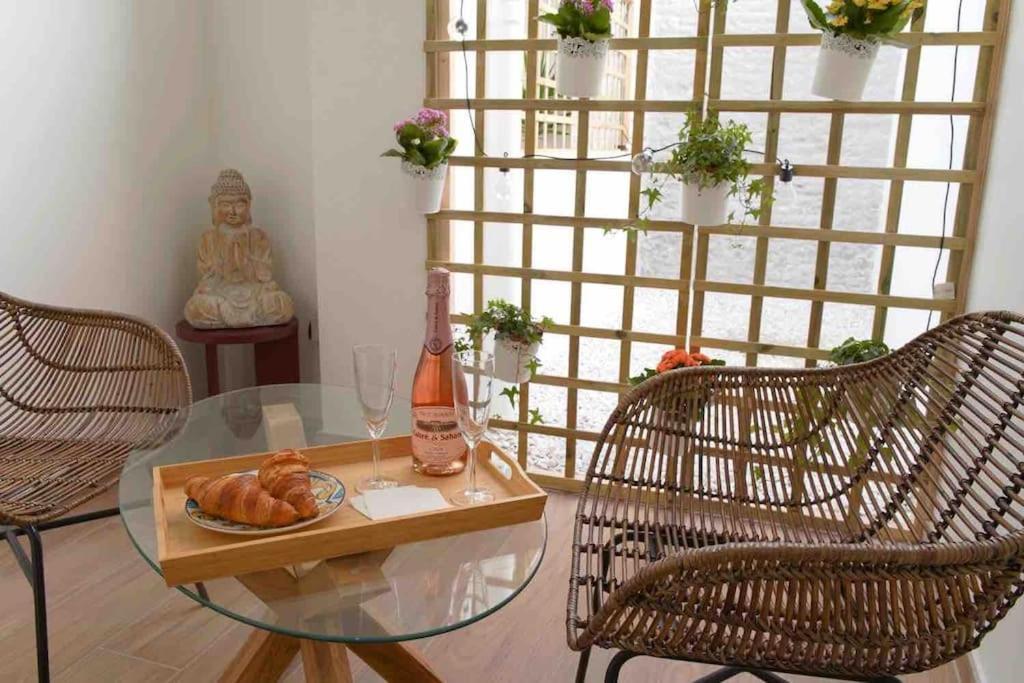 Studio Chic Avec Terrasse, Lumineux Et Calme 1 Valencia Exteriör bild